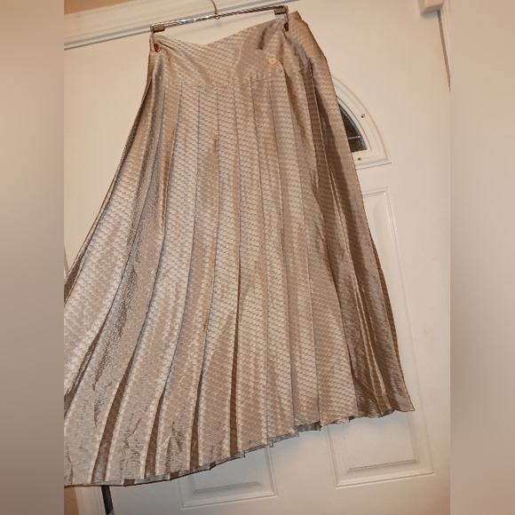 80s Vintage Jac Dale Silver Pleated Maxi Skirt - Picture 10 of 16
